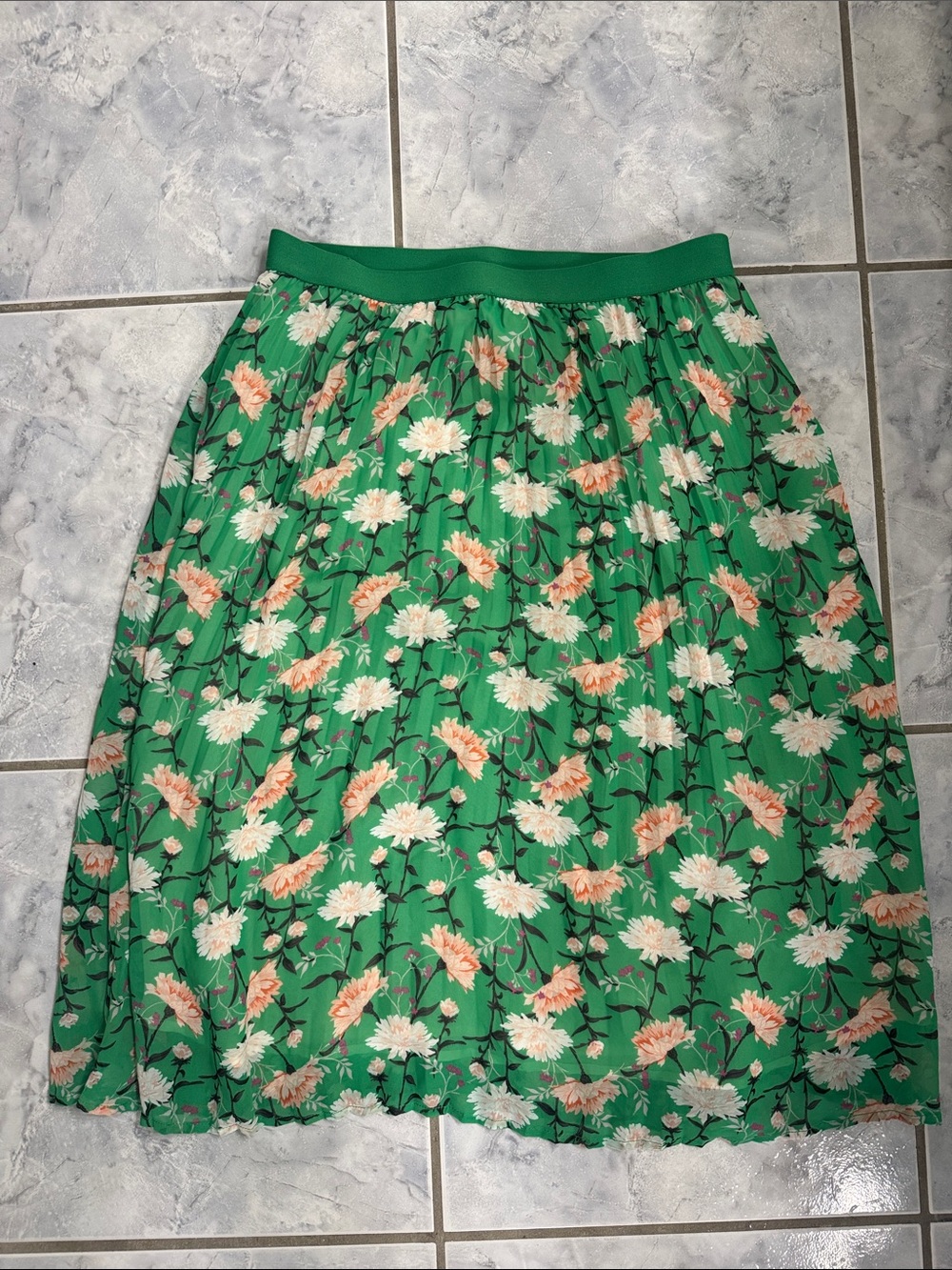 Old Navy Green Floral Midi Skirt with Peach and Cream Blooms